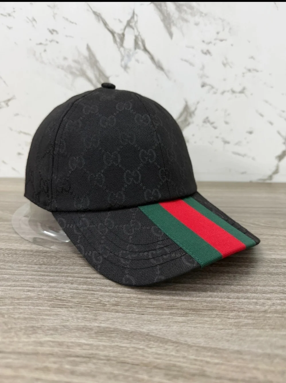 Authentic Gucci Black GG Canvas Cap with Red and Green Web Stripe - Picture 2 of 8